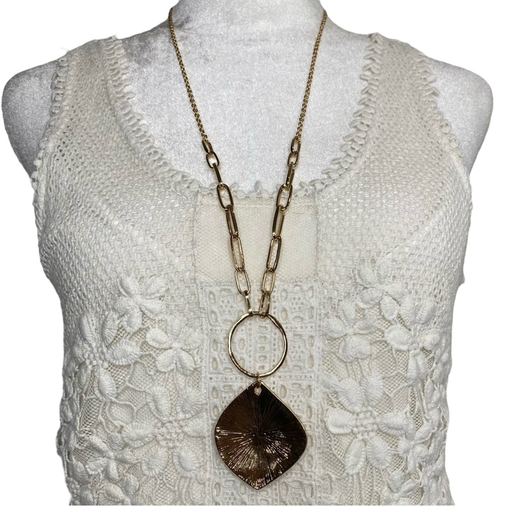 Gold Chain Pendant Necklace